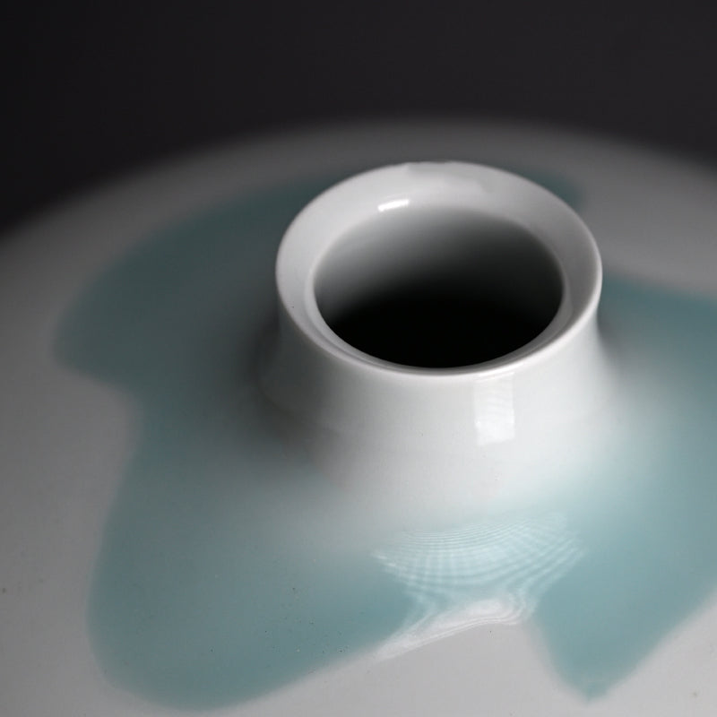 Terui Ichigen (Kazuyoshi) Porcelain Wave Vase ー照井 一玄 "青白磁壺 水の中"