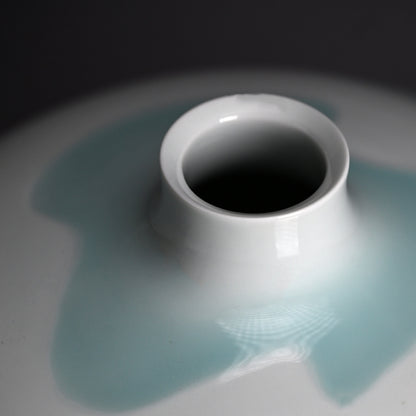 Terui Ichigen (Kazuyoshi) Porcelain Wave Vase ー照井 一玄 "青白磁壺 水の中"