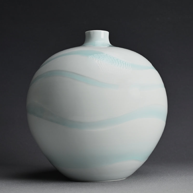 Terui Ichigen (Kazuyoshi) Porcelain Wave Vase ー照井 一玄 "青白磁壺 水の中"