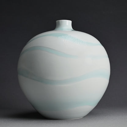 Terui Ichigen (Kazuyoshi) Porcelain Wave Vase ー照井 一玄 "青白磁壺 水の中"