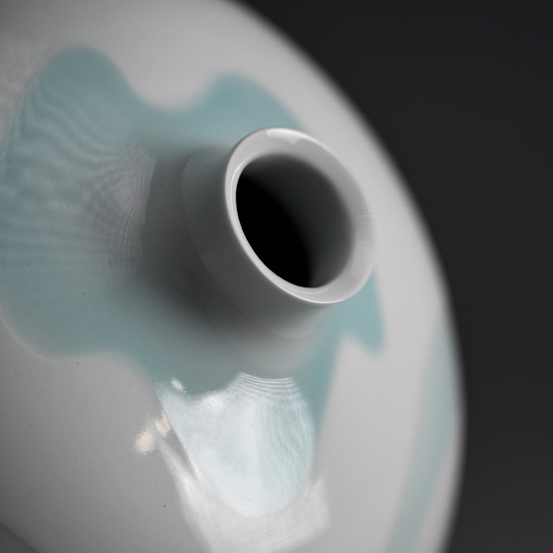 Terui Ichigen (Kazuyoshi) Porcelain Wave Vase ー照井 一玄 "青白磁壺 水の中"