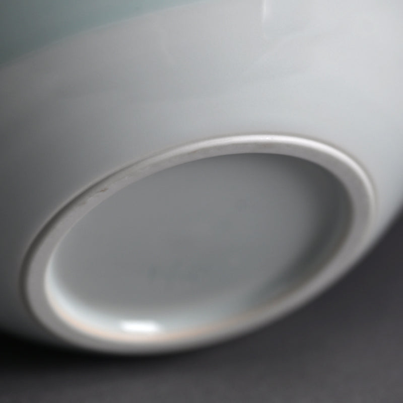 Terui Ichigen (Kazuyoshi) Porcelain Wave Vase ー照井 一玄 "青白磁壺 水の中"