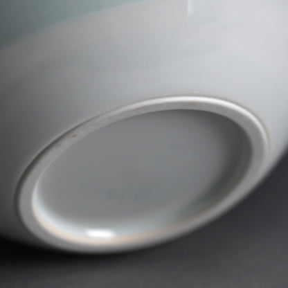 Terui Ichigen (Kazuyoshi) Porcelain Wave Vase ー照井 一玄 "青白磁壺 水の中"