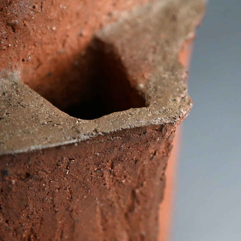Sculptural Bizen Vase ー川端 文男 "備前 花器"