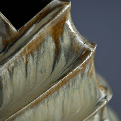 Contemporary Takatori Pottery Vase ー末吉 宏光 “高取焼 花入”