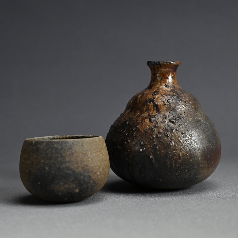 Contemporary Bizen Sake Set ー森 敏彰 “備前 酒器”