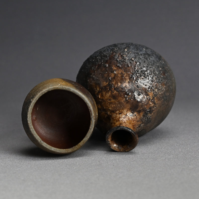 Contemporary Bizen Sake Set ー森 敏彰 “備前 酒器”