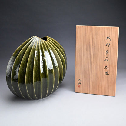 Exquisite Oribe Zogan Vase ー臼井 和成 "織部象嵌花器"