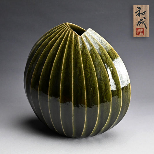 Exquisite Oribe Zogan Vase ー臼井 和成 "織部象嵌花器"