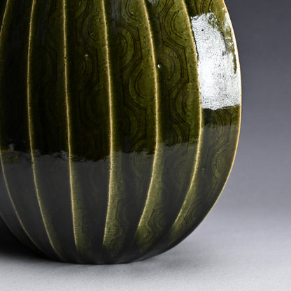 Exquisite Oribe Zogan Vase ー臼井 和成 "織部象嵌花器"