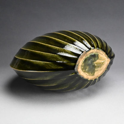 Exquisite Oribe Zogan Vase ー臼井 和成 "織部象嵌花器"