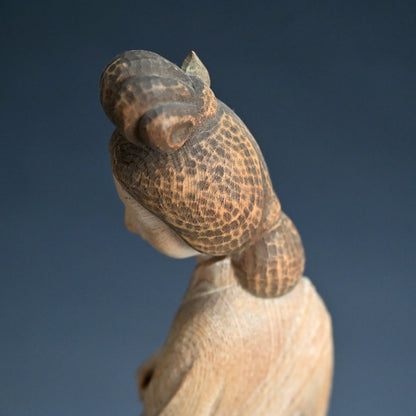 Taisho period Wooden Sculpture, Bijin ー津田 鳳雲