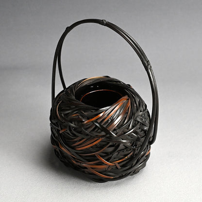 Phoenix Tail Bamboo Art Basket ー塩月 寿籃 “鳳尾竹 花篭”