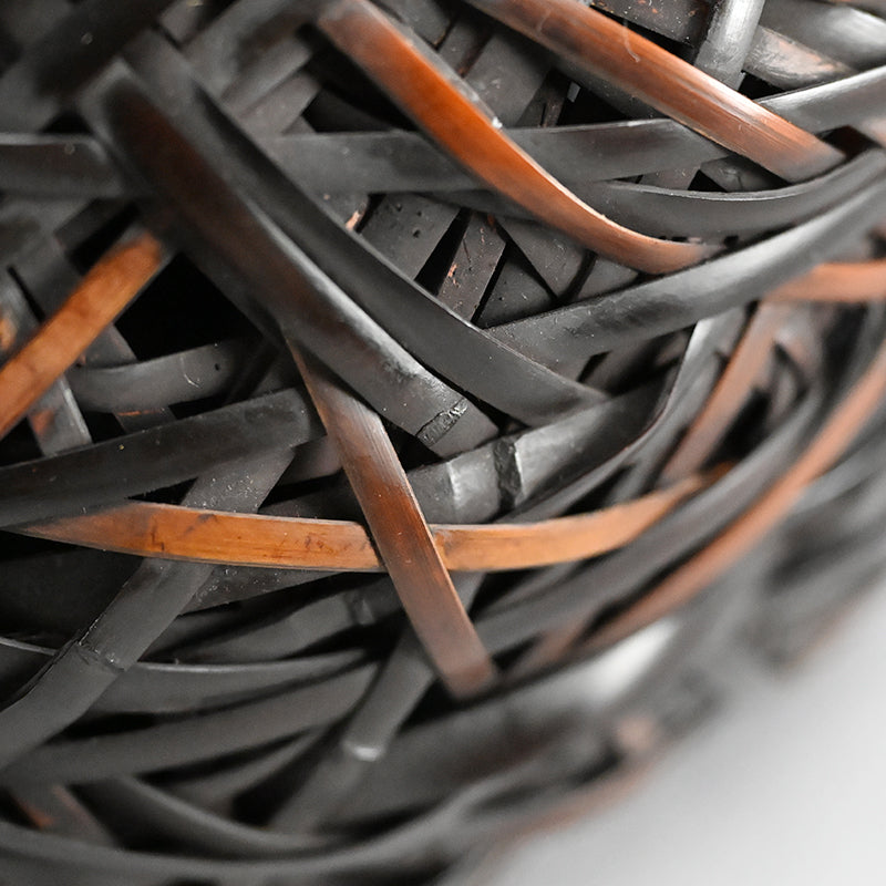 Phoenix Tail Bamboo Art Basket ー塩月 寿籃 “鳳尾竹 花篭”
