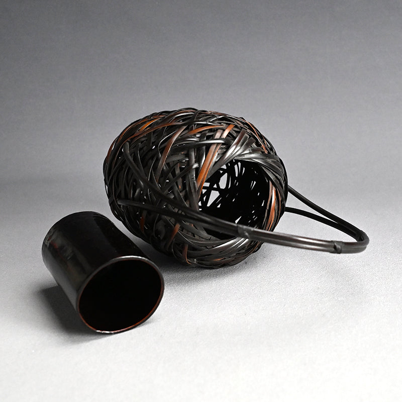 Phoenix Tail Bamboo Art Basket ー塩月 寿籃 “鳳尾竹 花篭”