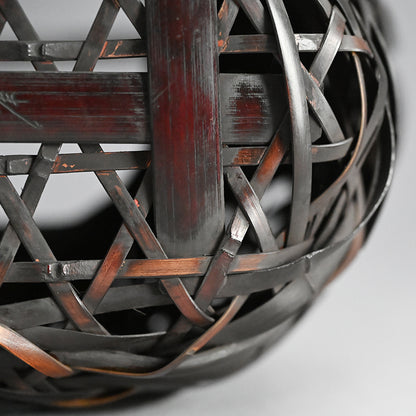 Phoenix Tail Bamboo Art Basket ー塩月 寿籃 “鳳尾竹 花篭”