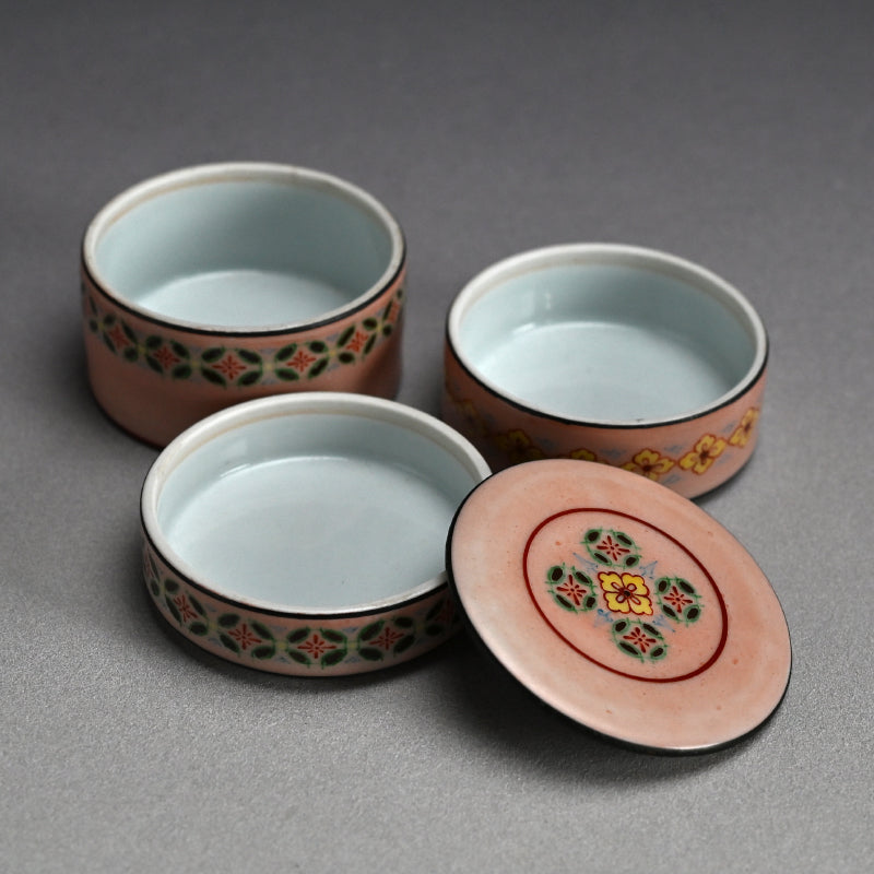 Pink Glazed Tiered Pottery Box ー四代 清水 六兵衛 “色繪 三個重 蓋物”