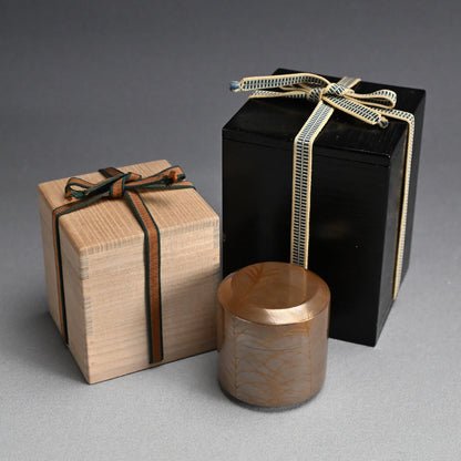 Refined Silver Makie Natsume Tea Caddy ー渡辺 松悦 "武蔵野蒔絵 雪吹"