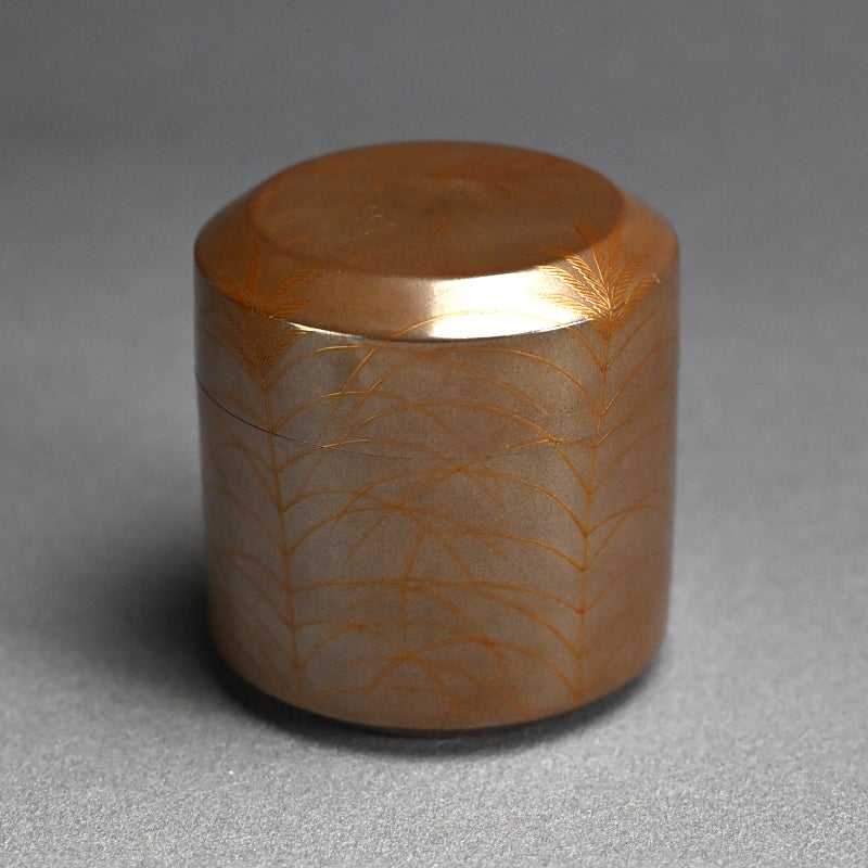Refined Silver Makie Natsume Tea Caddy ー渡辺 松悦 "武蔵野蒔絵 雪吹"
