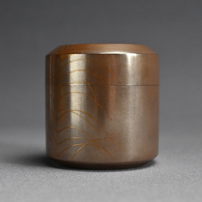 Refined Silver Makie Natsume Tea Caddy ー渡辺 松悦 "武蔵野蒔絵 雪吹"