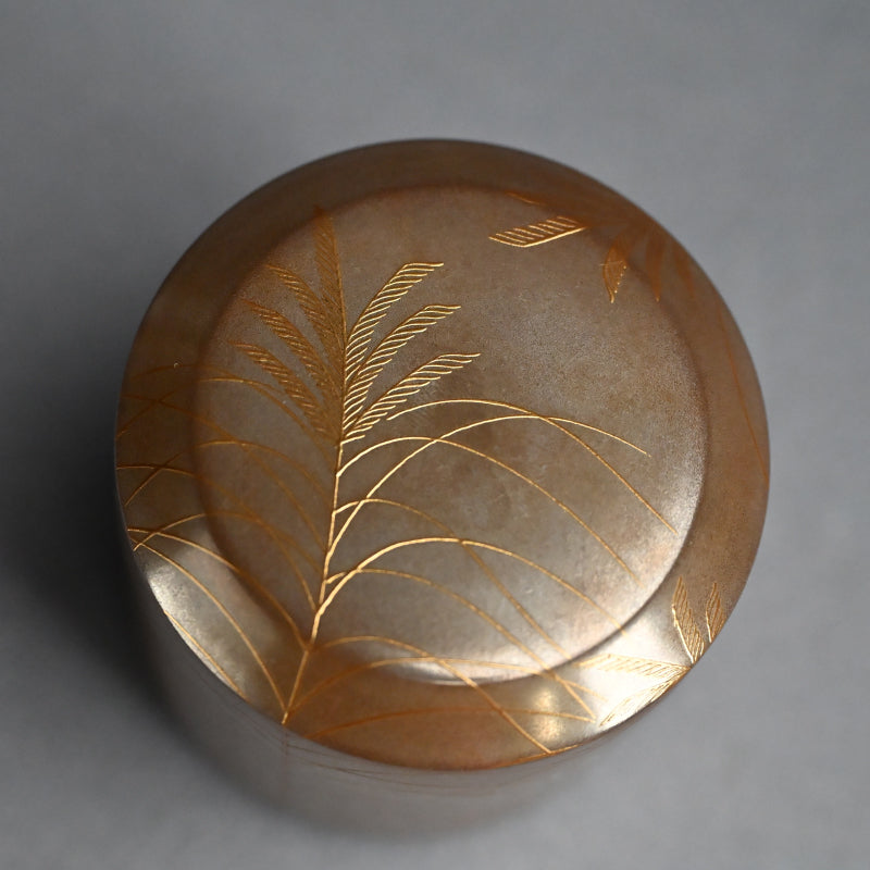 Refined Silver Makie Natsume Tea Caddy ー渡辺 松悦 "武蔵野蒔絵 雪吹"