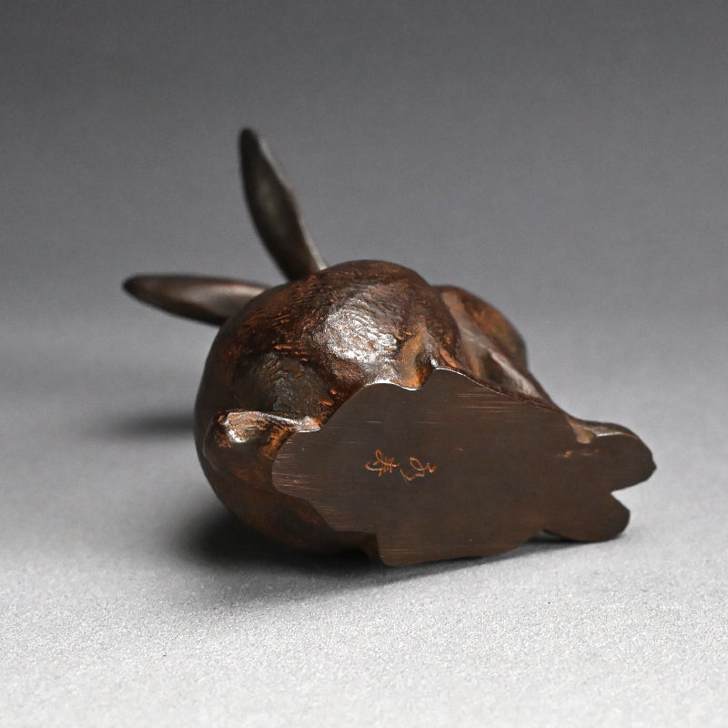 Japanese Bronze Rabbit Sculpture ー津田 永寿 “喜楽”