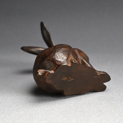 Japanese Bronze Rabbit Sculpture ー津田 永寿 “喜楽”