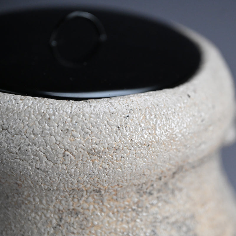 Karatsu Mizusashi for Maccha Tea Ceremony ー西岡 小十 “繪唐津 耳付水指”