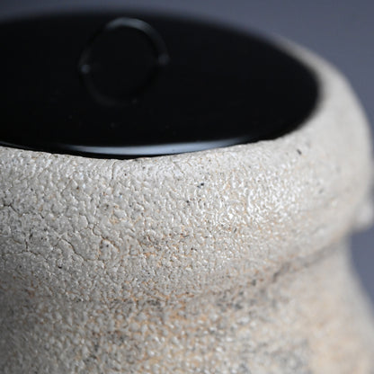 Karatsu Mizusashi for Maccha Tea Ceremony ー西岡 小十 “繪唐津 耳付水指”