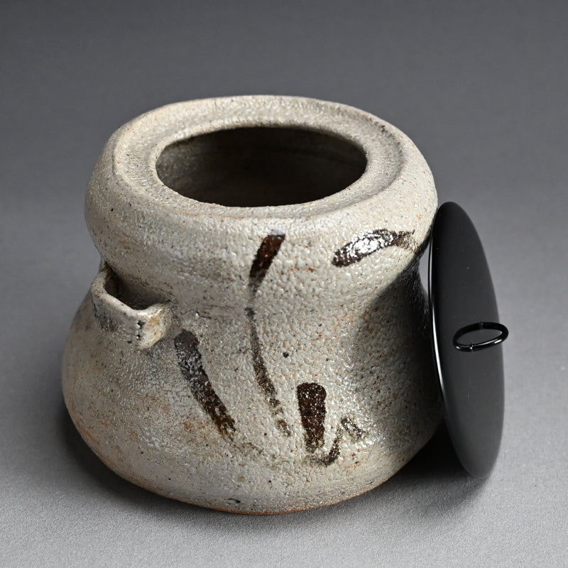 Karatsu Mizusashi for Maccha Tea Ceremony ー西岡 小十 “繪唐津 耳付水指”