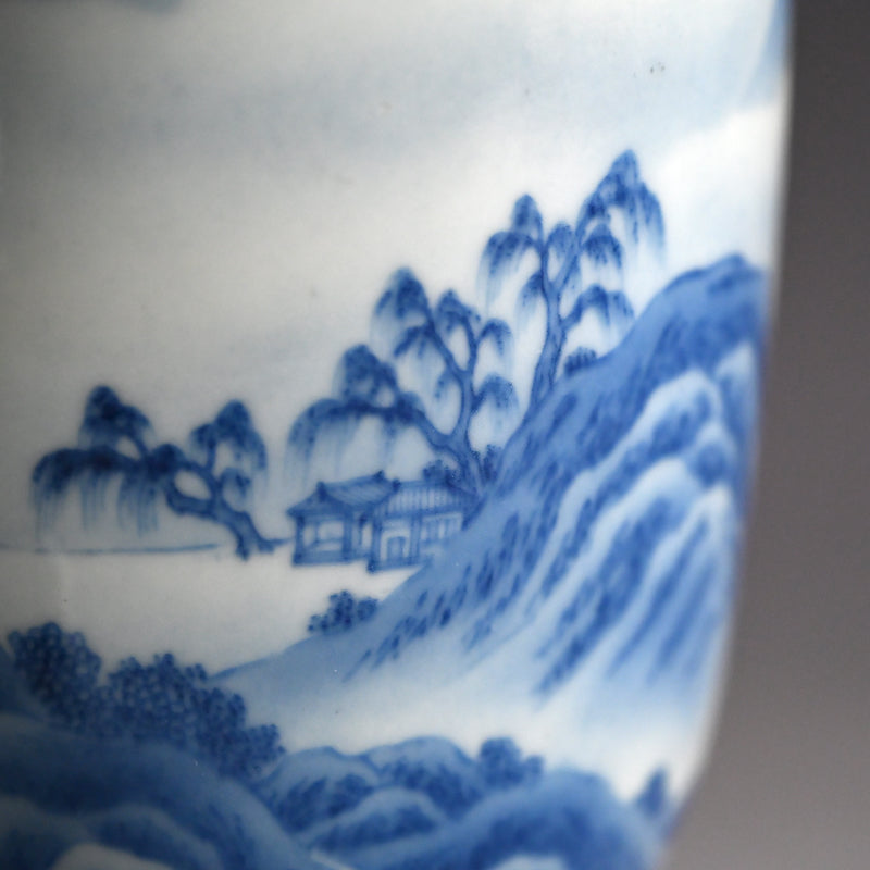 Porcelain Landscape Vase ー宮川 (真葛) 香山 “青華 山水之図 花瓶”