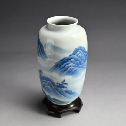 Porcelain Landscape Vase ー宮川 (真葛) 香山 “青華 山水之図 花瓶”