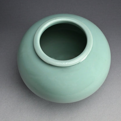 Kozan Celadon Vase ー宮川 (真葛) 香山 “青磁釉 花瓶”