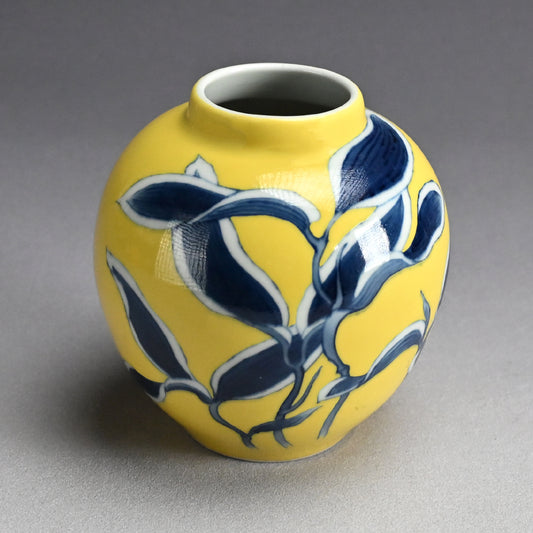 Yellow Glazed Porcelain Vase ー宮川 (真葛) 香山