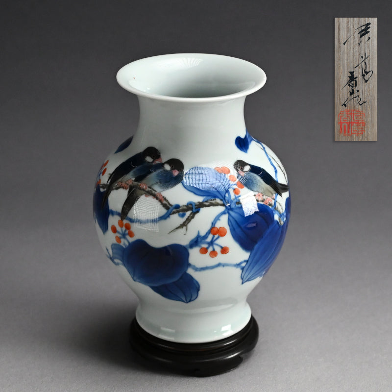 Porcelain Vase, Birds & Vines ー宮川 (真葛) 香山 “色染付 文鳥畫 花瓶”
