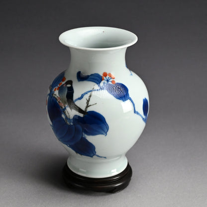 Porcelain Vase, Birds & Vines ー宮川 (真葛) 香山 “色染付 文鳥畫 花瓶”
