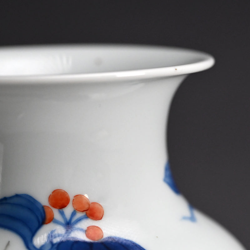 Porcelain Vase, Birds & Vines ー宮川 (真葛) 香山 “色染付 文鳥畫 花瓶”