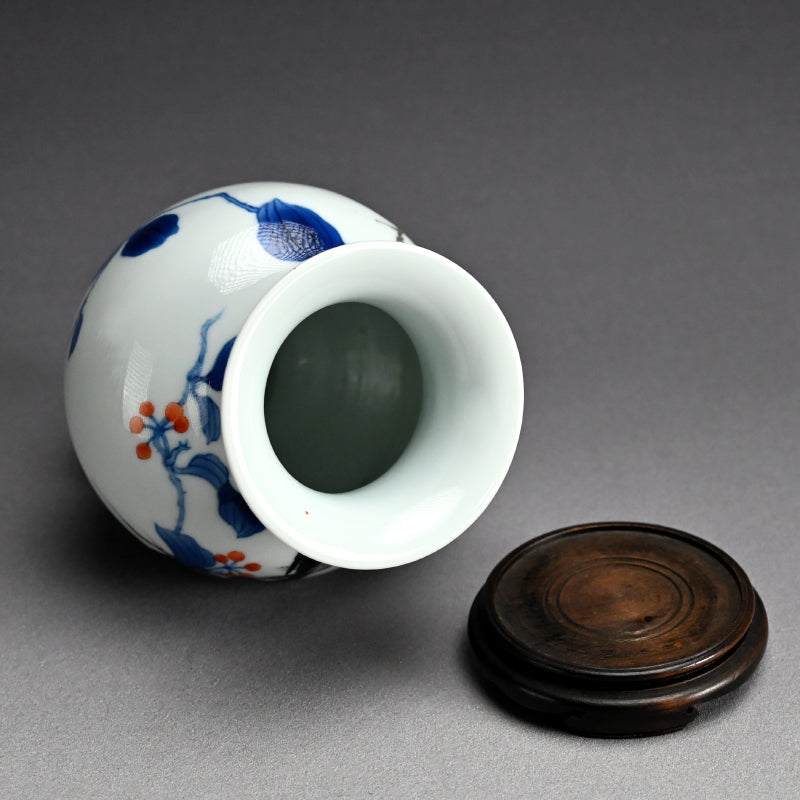 Porcelain Vase, Birds & Vines ー宮川 (真葛) 香山 “色染付 文鳥畫 花瓶”