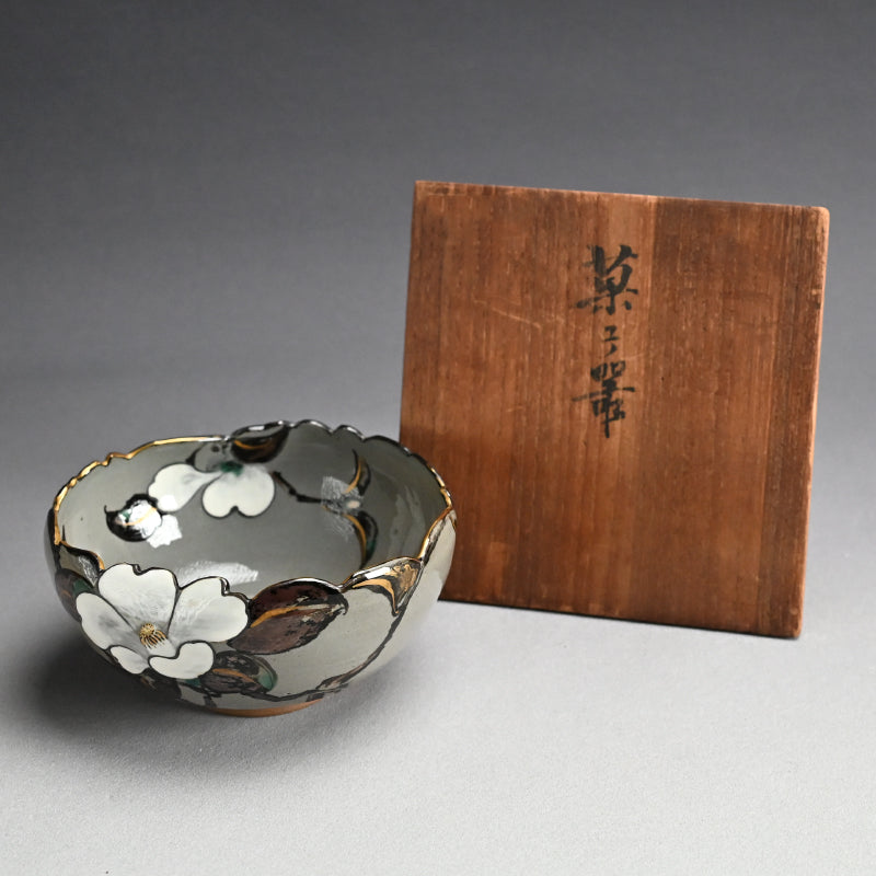 Antique Pottery Bowl, Camellia ー宮川 (真葛) 香山 “乾山意 玉椿之畫 菓子器”