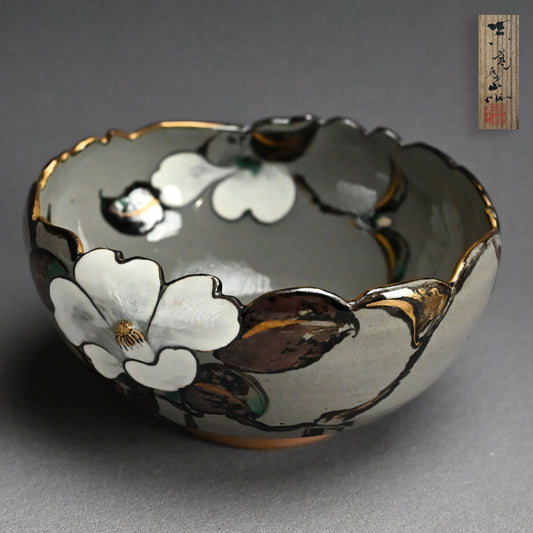 Antique Pottery Bowl, Camellia ー宮川 (真葛) 香山 “乾山意 玉椿之畫 菓子器”