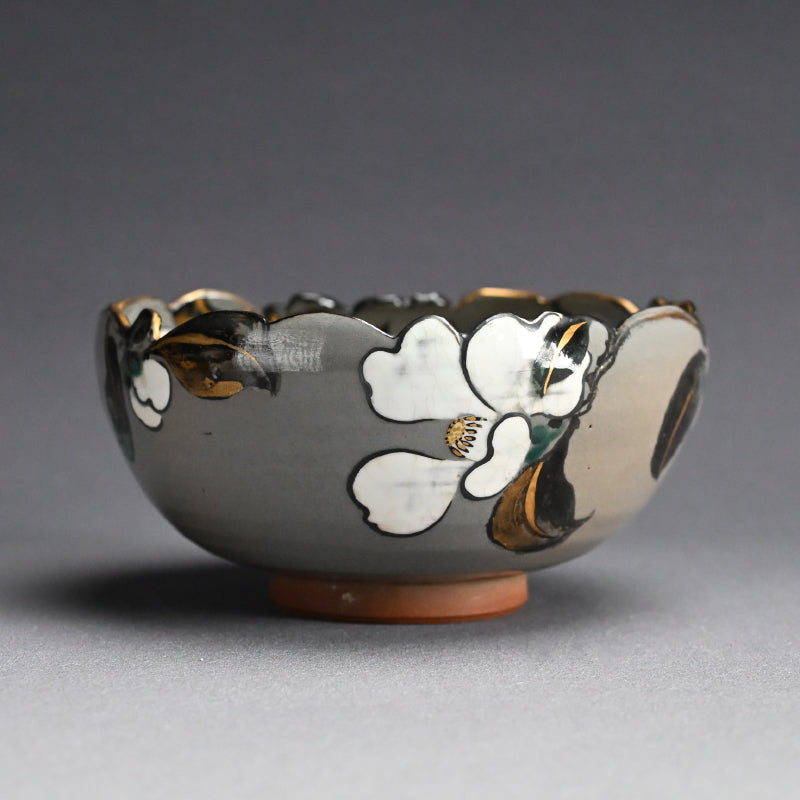 Antique Pottery Bowl, Camellia ー宮川 (真葛) 香山 “乾山意 玉椿之畫 菓子器”