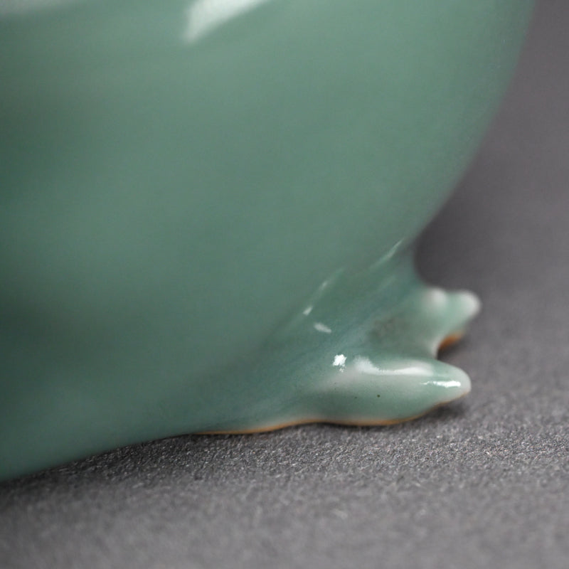 Antique Porcelain Duck Okimono ー宮川 (真葛) 香山 “青磁釉 漢式鴨 置物”