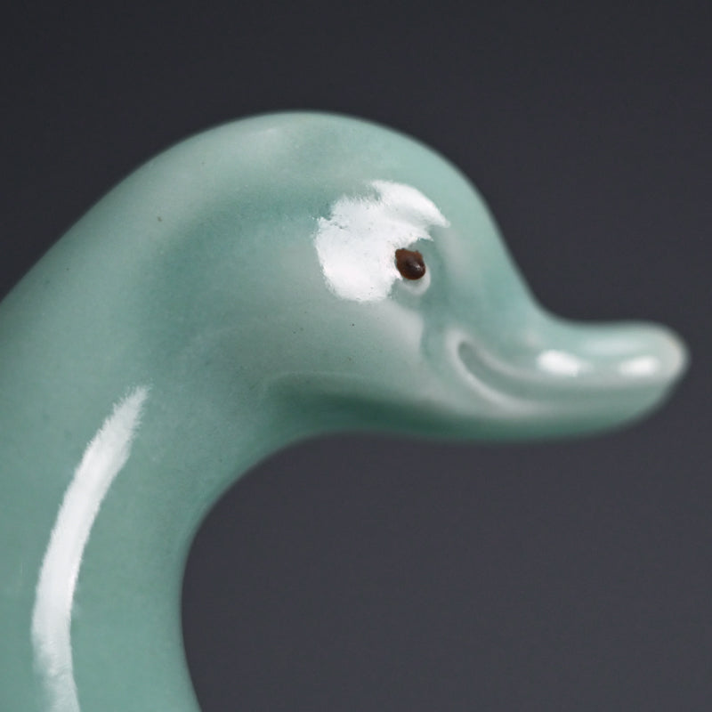 Antique Porcelain Duck Okimono ー宮川 (真葛) 香山 “青磁釉 漢式鴨 置物”