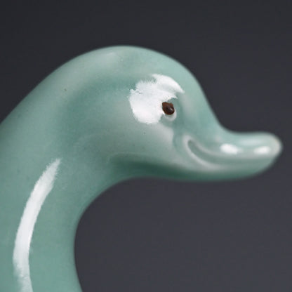 Antique Porcelain Duck Okimono ー宮川 (真葛) 香山 “青磁釉 漢式鴨 置物”