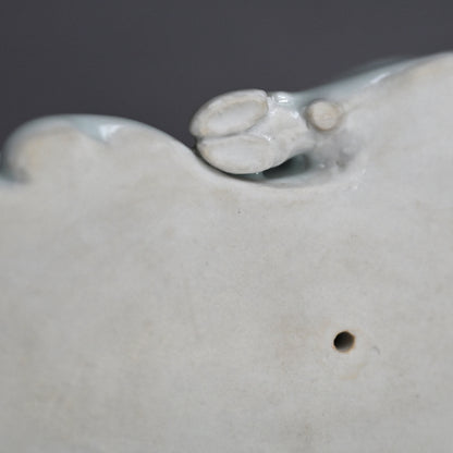 Porcelain Bull Okimono ー宮川 (真葛) 香山 “臥牛 置物”