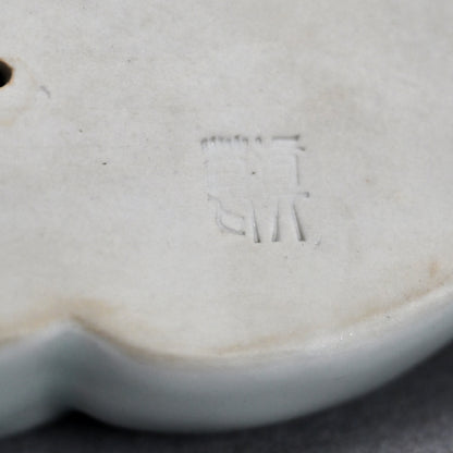 Porcelain Bull Okimono ー宮川 (真葛) 香山 “臥牛 置物”