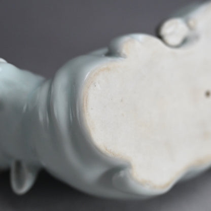 Porcelain Bull Okimono ー宮川 (真葛) 香山 “臥牛 置物”