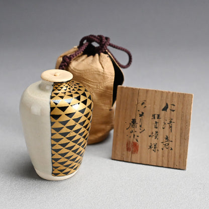 Rare Kozan Chaire Tea Container ー宮川 (真葛) 香山 “仁清意 狂言模様”