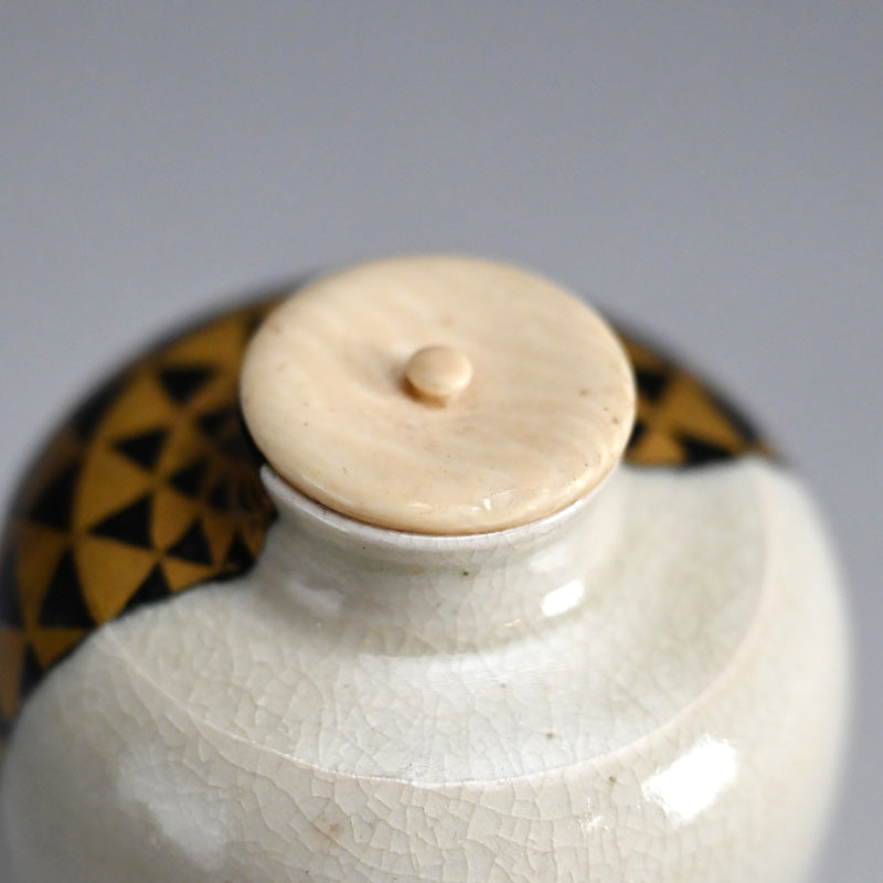 Rare Kozan Chaire Tea Container ー宮川 (真葛) 香山 “仁清意 狂言模様”