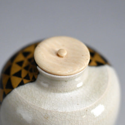 Rare Kozan Chaire Tea Container ー宮川 (真葛) 香山 “仁清意 狂言模様”
